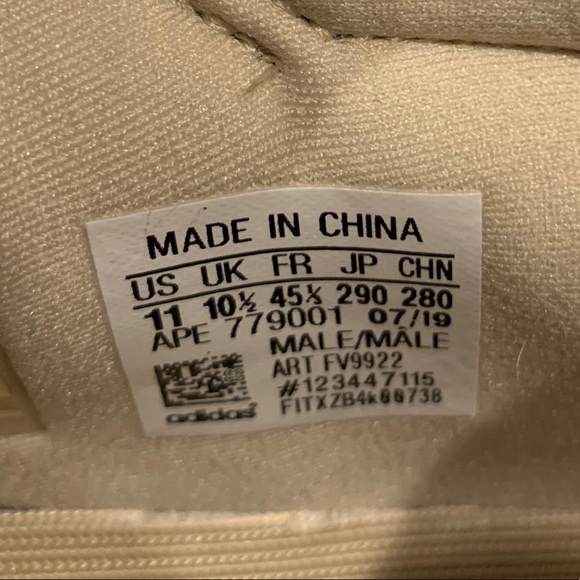 Yeezy Boost 700 Magnet - Picture 7 of 7